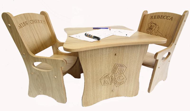 childrens table and chairs with arms